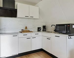 Moderne keuken in vakantiehuis Catri, gelegen in Gramsbergen, Vechtstreek, Overijssel.