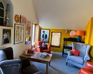 Buntes Wohnzimmer im Ferienhaus in Dalfsen, Vechtstreek, Overijssel.