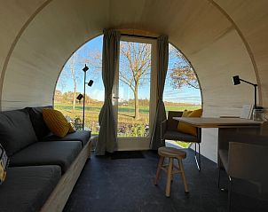 Panoramisch uitzicht vanuit de woonkamer van Huisje in Dalfsen, gelegen in de Vechtstreek.