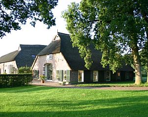 Charmant vakantiehuisje in Balkbrug, Vechtstreek, Overijssel, omgeven door weelderig groen en rustieke natuur.