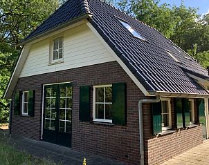 Vacation home in Lemele, a charming vacation home in the Vecht region, Overijssel, surrounded by green nature and peaceful surroundings.