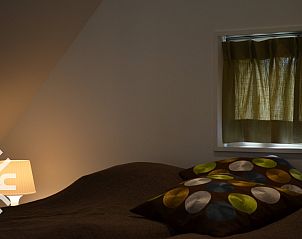 Moderne badkamer in vakantiehuis OV269 in Giethoorn, Noordwest Overijssel, met douche en toilet.