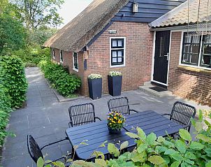 Verblijf 5501125 • Vakantiewoning Noordwest Overijssel • 6 persoons appartement met drie slaapkamers in het centrum 