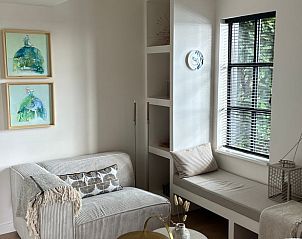 Stijlvolle woonkamer in vakantiehuisje in Giethoorn, Noordwest Overijssel.