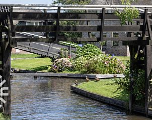 Essecke und Kche im Ferienhaus OV072, Giethoorn, mit viel Tageslicht.