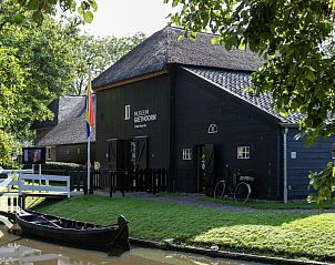 Malerische Brcke in Giethoorn, in der Nhe des Ferienhauses OV072 in Nordwest Overijssel.