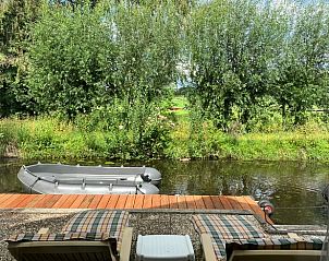 Uitzicht op het water bij Huisje in Giethoorn, vakantieaccommodatie in Overijssel met eigen aanlegsteiger.