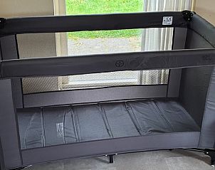 Babybedje in Huisje in Giethoorn, kindvriendelijke vakantieaccommodatie in Overijssel.