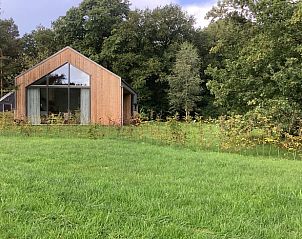 Vakantiehuis Huisje in De Bult omgeven door groene natuur in Overijssel.