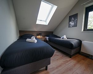 Chalet in Kampen, vakantiehuis in Overijssel met ruime tweepersoons slaapkamer en natuurlijk licht.