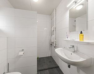 Ontspan in de luxe sauna van Tjasker Wellness 6, een vakantiehuis in het serene Paasloo, Noordwest Overijssel.