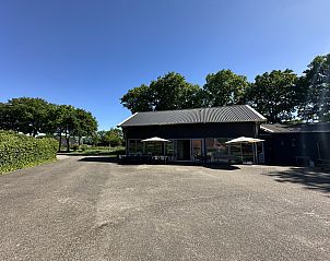 Slaapkamer met twee bedden in vakantiehuis OV019, Paasloo, Noordwest Overijssel.