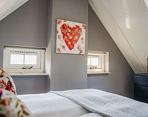 Decoratieve tegels in de gang van Vakantiehuisje in IJhorst, Noordwest Overijssel, Overijssel.