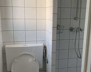 Moderne badkamer in Vakantiehuis in Kalenberg, voorzien van alle gemakken.