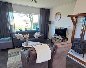 Woonkamer met uitzicht in Vakantiehuis in Blokzijl in Noordwest Overijssel, Overijssel.