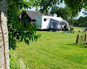 Vakantiehuis in Eesveen, camper bij houten schuur, Noordwest Overijssel, Overijssel.