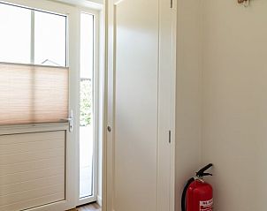 Lichte hal in Huisje in Abcoude, vakantiehuis in Utrecht noord, met moderne inrichting.
