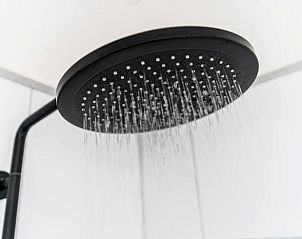 Regendouche in Vakantiehuis in Vinkeveen, Utrecht noord.