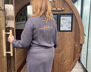 Toegang tot de sauna bij Vakantiehuis in Vinkeveen, Utrecht noord, voor ultieme ontspanning.