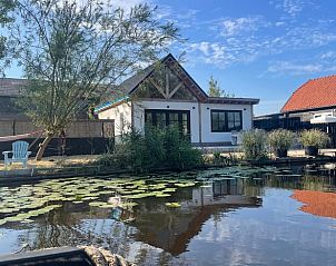 Huisje in Vinkeveen, een vakantiehuis aan het water in Vinkeveen, Utrecht. Geniet van een serene omgeving en prachtig uitzicht op de natuur.