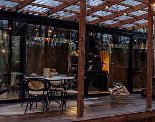 Avondzicht op het terras van Huisje in Amersfoort, vakantiehuis in Utrecht noord.