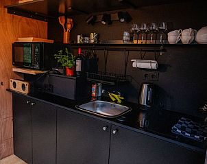 Moderne keukeninrichting in Huisje in Amersfoort, vakantiehuis in Utrecht noord.