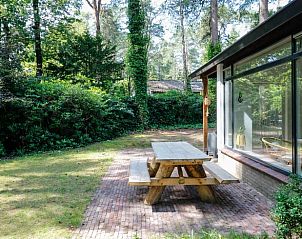 Vakantiehuisje in Baarn, Utrecht noord, met ruime tuin en bosrijke omgeving.