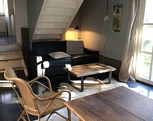 Binnenruimte van Huisje in Baarn met comfortabele zithoek, Utrecht noord.