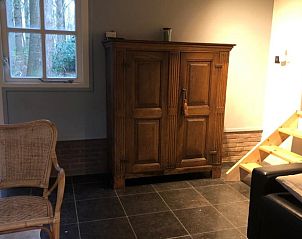 Authentieke kast in woonruimte van Huisje in Baarn, Utrecht noord.