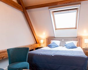 Ruime badkamer in Vakantiehuisje in Vreeland, Utrecht noord met luxe voorzieningen.