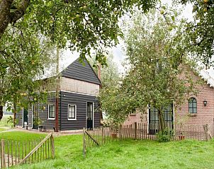 Guest house 560926 • Holiday property Utrecht noord • Groepsaccommodatie voor 24 personen in Utrecht 