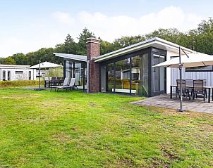 Amerongse Berg 10-persoons vakantiehuis in Overberg met ruim terras en groene omgeving op de Utrechtse Heuvelrug.