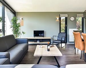 Moderne zithoek in de Amerongse Berg vakantiewoning, Overberg, Utrechtse Heuvelrug.