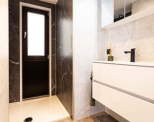 Stijlvolle badkamer in Lodge Royal Eco met wellness, vakantiehuis in Lage Vuursche, Utrechtse Heuvelrug.