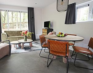 Stijlvolle woonkamer in Bungalow Doornveld, vakantiehuis in Doorn, Utrechtse Heuvelrug.