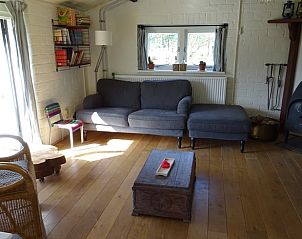 Lichte woonkamer in Vakantiehuis in Rhenen, Utrechtse Heuvelrug, Utrecht.