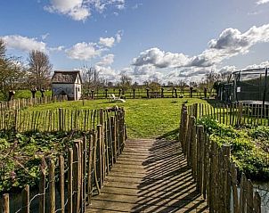 Genieen Sie die lndliche Umgebung im Ferienhaus in Hekendorp, Utrecht. Entspannen Sie sich in der Natur, die dieses charmante Ferienhaus umgibt.