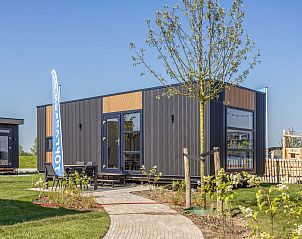 Buitenzijde van Tiny house 3 persoons, vakantiehuis in Lexmond, Utrecht, met tuin.