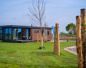 Riviera vakantiehuis Lexmond, Utrecht met ruime tuin en moderne architectuur.