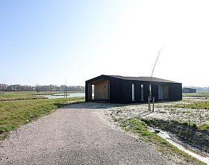 Rustic charm surrounds the vacation home Cottage in Wissenkerke in Wissenkerke, North Beveland, Zeeland.