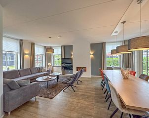 Eetkamer van Dune Design vakantiehuis in Colijnsplaat, ideaal voor grote gezelschappen.