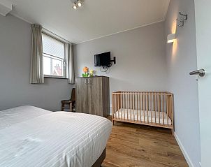 Vierde slaapkamer in Villa Superieur 64, Colijnsplaat, met unieke slaapzolder in vakantiehuis, Zeeland.