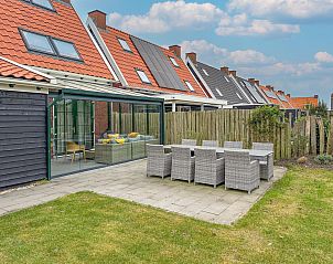 Vooraanzicht van Villa Superieur 64 in Colijnsplaat, vakantiehuis met charmante uitstraling in Zeeland.