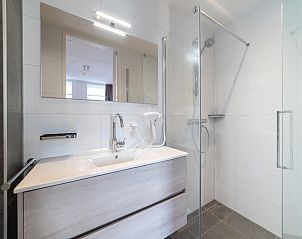 Verblijf 590257 - Vakantiewoning Noord-Beveland - 12 persoons Stadvilla met Jacuzzi