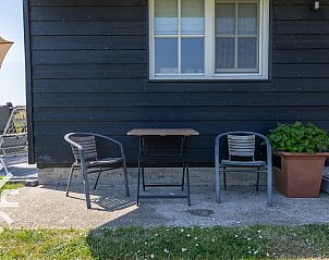 Schlafzimmer mit Doppelbett im Ferienhaus ZE1208 in Kamperland, Nord-Beveland.