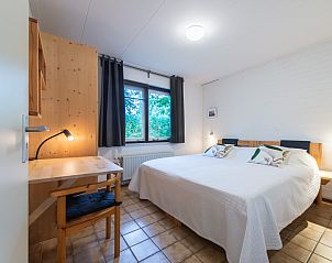 Zweites Schlafzimmer mit bequemen Betten in Ahornenlaan 8 | Ruiterplaat, Kamperland, Noord-Beveland.