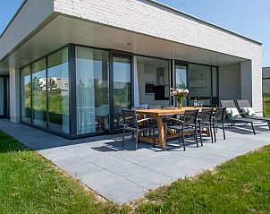 Auenterrasse von Duinvallei 34 in Kamperland, Ferienhaus mit bequemen Sitzgelegenheiten.