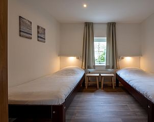 Derde slaapkamer met twee bedden in Vinkenlaan 8 | De Banjaard, Kamperland, ideaal voor een gezin in Zeeland.