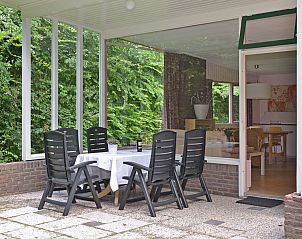 Veranda von Kwikstaartenlaan 15 | De Banjaard, Ferienhaus in Kamperland, umgeben von Grn in Noord-Beveland, Zeeland.