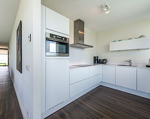 Volledig uitgeruste keuken in Waterlijn 42 | De Groote Duynen, Kamperland, vakantiehuis in Noord-Beveland, Zeeland.